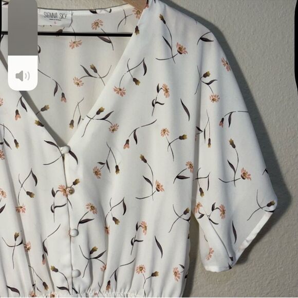 Sienna Sky White Flutter Sleeve Peplum Blouse Women’s Small. - Picture 5 of 8